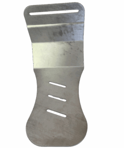 Eine Pelotte mit zweifacher Abwinklung über insgesamt 90 grad, mit öffnungsschlitzen zum Befestigen