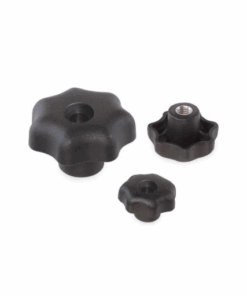 Drei Sterngriffmuttern, zwei davon sind nach oben geschlossen, eine ist offen