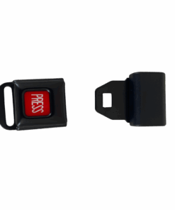 Ein kleines Metallschloss mit Einrastvorrichtung und einem traditionellen Knopf zum öffnen - offen