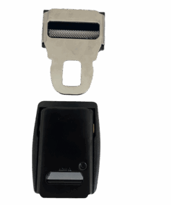 Ein großes Metallschloss mit Einrastvorrichtung und einem traditionellen Knopf zum öffnen - unterseite