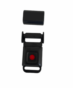 Ein kleines Metallschloss mit Einrastfunktion und einem Sicherheitsschloss zum öffnen