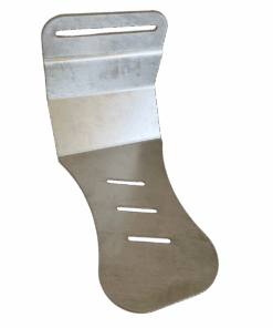 Eine Pelotte mit zweifacher Abwinklung über insgesamt 90 grad, mit öffnungsschlitzen zum Befestigen