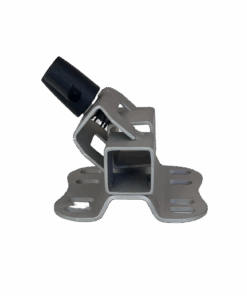 Ein Metallbauteil bestehend aus einer gekröpften Grundfläche zur Befestigung, einer angeschweißten Rohrklemme und einer Flügelschraube zum Festziehen der Rohrklemme