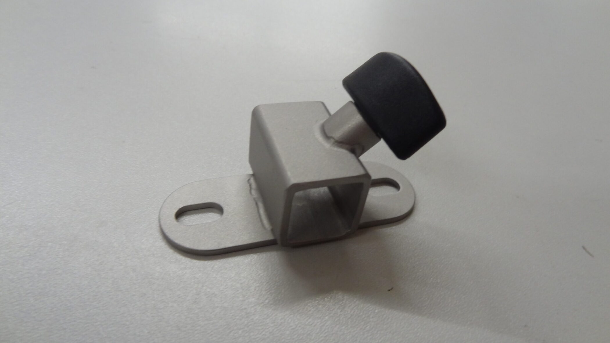 Universalhalter mit Flügelschraube, L=30mm, quer, Wandstärke 2mm, Edelstahl, glasperlengestrahlt, , SSUH1517X