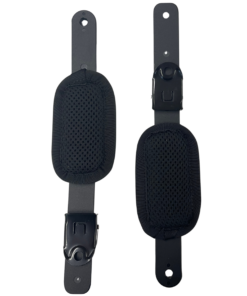 Eine Fußfixierung mit Ratschenband, Rasterschnalle und Polsterpad als Paar