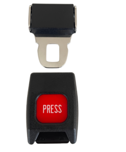 Ein großes Metallschloss mit Einrastvorrichtung und einem traditionellen Knopf zum öffnen - offen