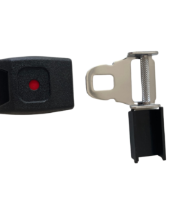 Ein großes Metallschloss mit Einrastfunktion und einem Sicherheitsschloss zum öffnen